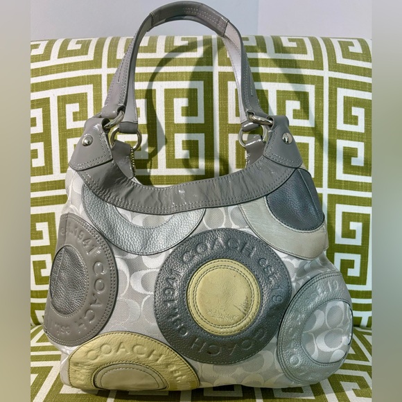 Genuine Coach Silver & Gray Leather Logo And Signature Fabric Handbag & Wristlet - Picture 4 of 16